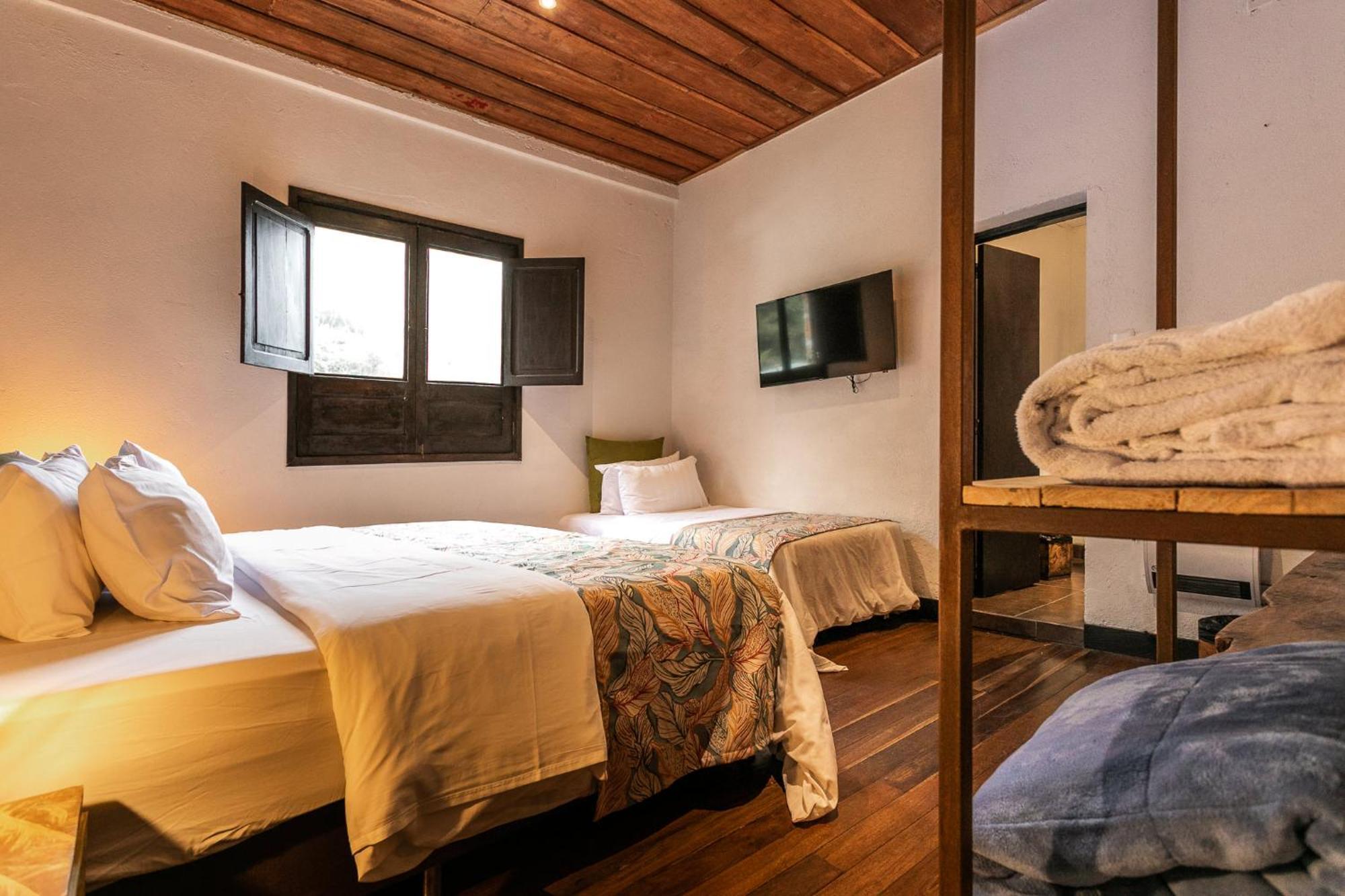 Hotel Termales Del Ruiz Gallinazo  Стая снимка